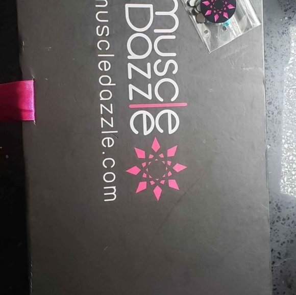 Bodybuilding Figure Suit - Picture 9 of 9